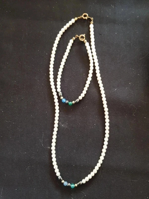 Collier et bracelet perle et pierre neuf